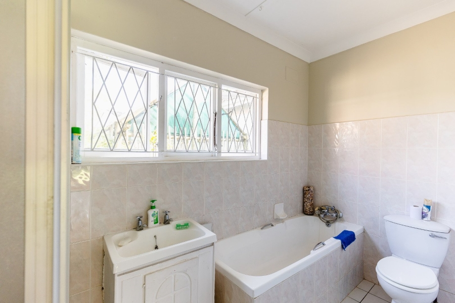 4 Bedroom Property for Sale in Umtentweni KwaZulu-Natal