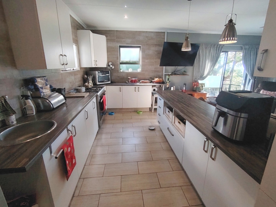 5 Bedroom Property for Sale in Ramsgate KwaZulu-Natal