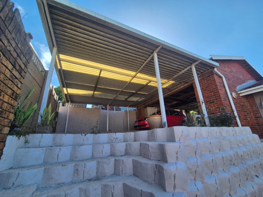 3 Bedroom Property for Sale in Austerville KwaZulu-Natal