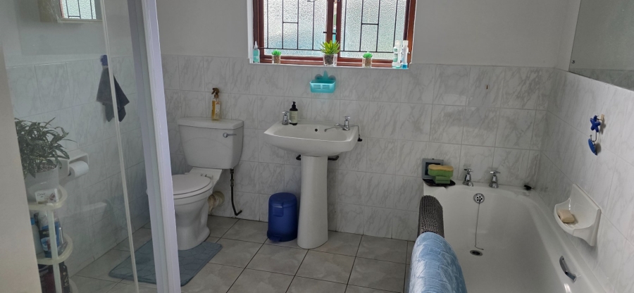 3 Bedroom Property for Sale in Umtentweni KwaZulu-Natal