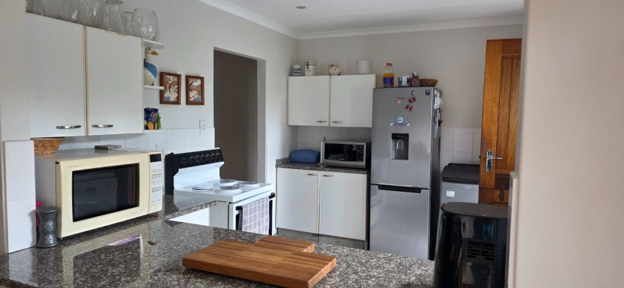 3 Bedroom Property for Sale in Umtentweni KwaZulu-Natal