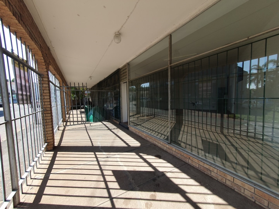 To Let Commercial Property for Rent in Bluff KwaZulu-Natal