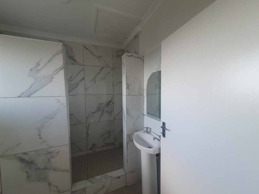 To Let 2 Bedroom Property for Rent in Bluff KwaZulu-Natal
