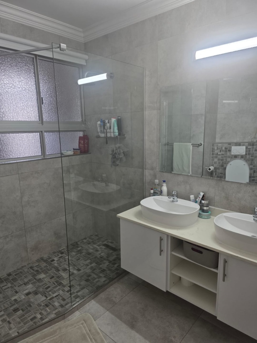2 Bedroom Property for Sale in Umhlanga KwaZulu-Natal