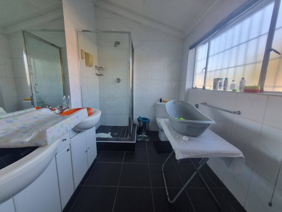 4 Bedroom Property for Sale in Scottsville KwaZulu-Natal