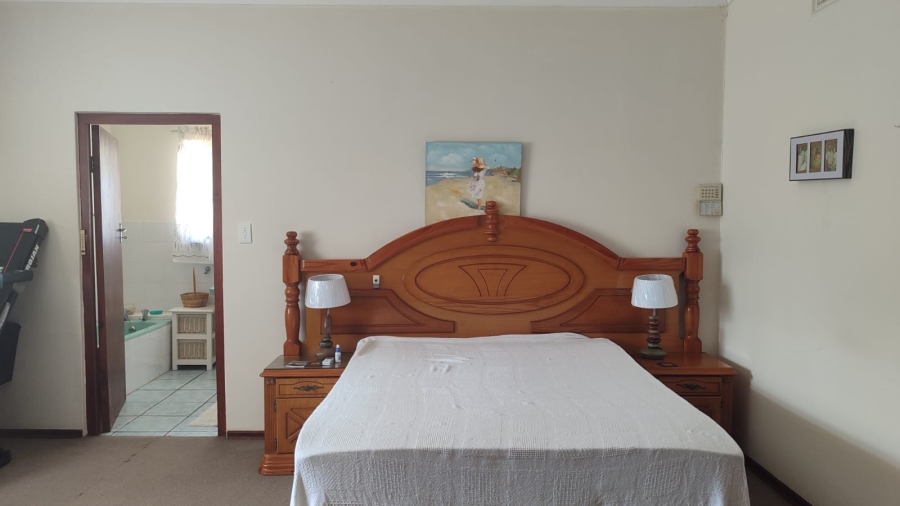 4 Bedroom Property for Sale in Marina Beach KwaZulu-Natal
