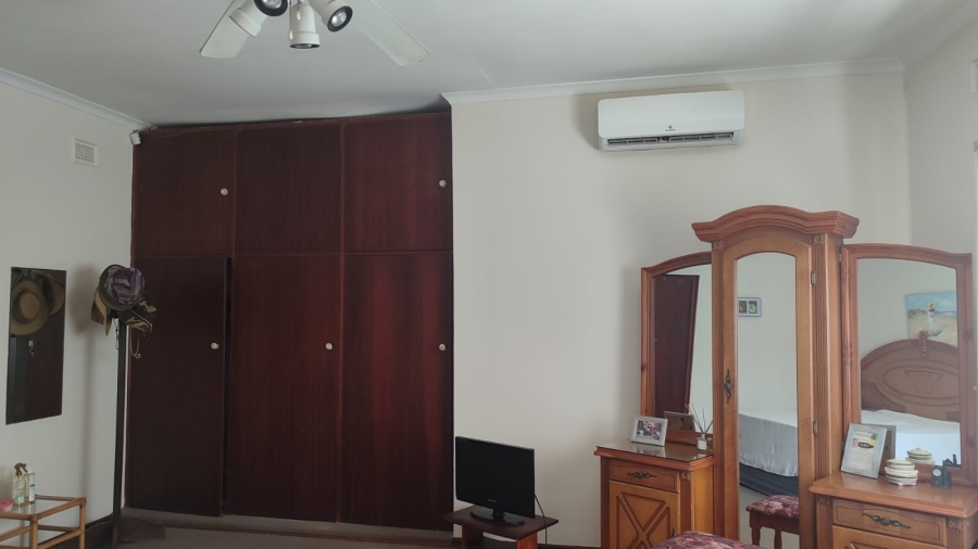 4 Bedroom Property for Sale in Marina Beach KwaZulu-Natal