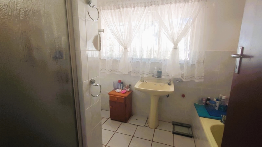 4 Bedroom Property for Sale in Marina Beach KwaZulu-Natal