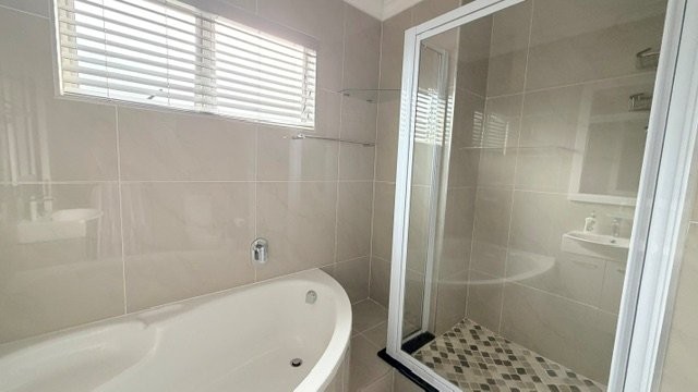 3 Bedroom Property for Sale in Uvongo KwaZulu-Natal