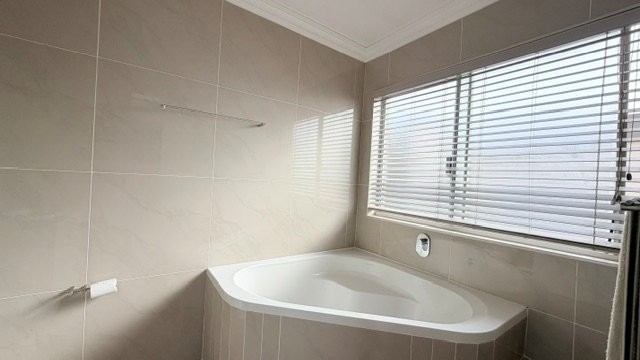 3 Bedroom Property for Sale in Uvongo KwaZulu-Natal