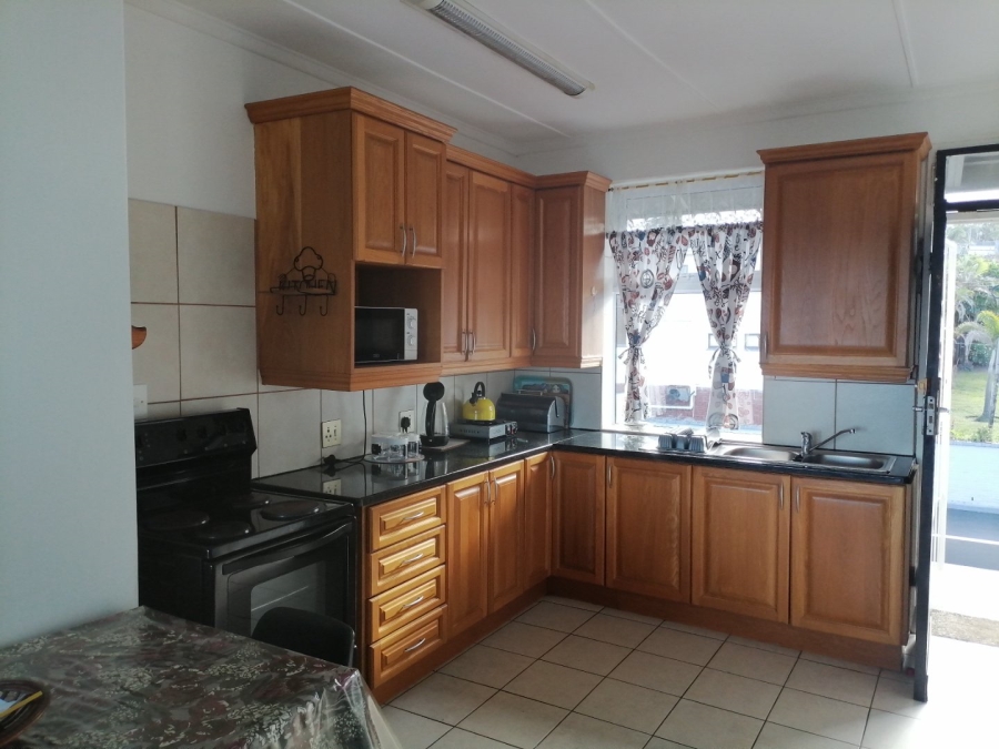 2 Bedroom Property for Sale in Uvongo KwaZulu-Natal