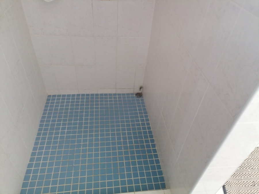 2 Bedroom Property for Sale in Uvongo KwaZulu-Natal
