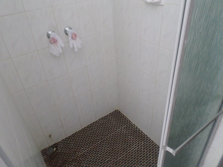 2 Bedroom Property for Sale in Uvongo KwaZulu-Natal