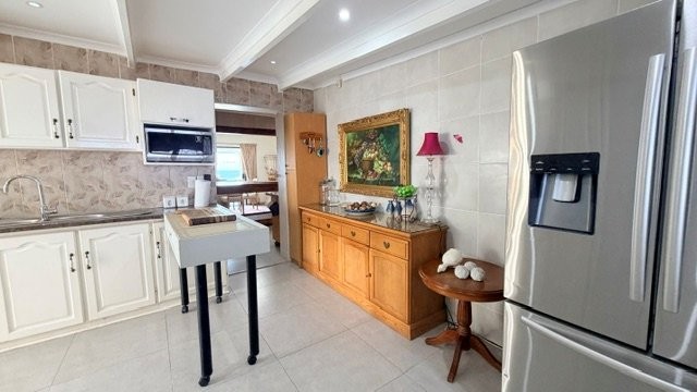 4 Bedroom Property for Sale in Uvongo KwaZulu-Natal