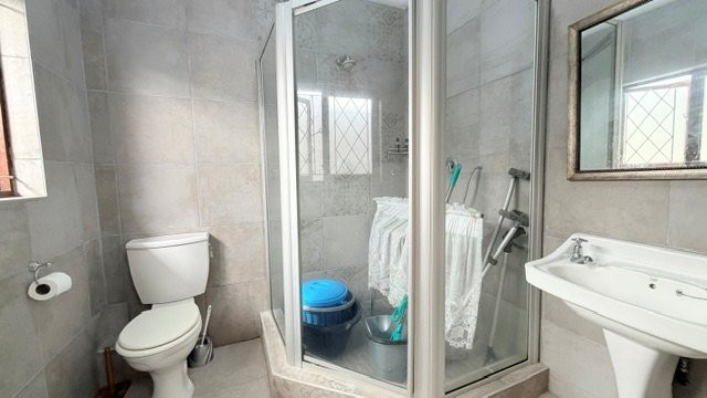 4 Bedroom Property for Sale in Uvongo KwaZulu-Natal