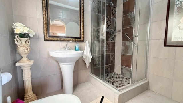 4 Bedroom Property for Sale in Uvongo KwaZulu-Natal