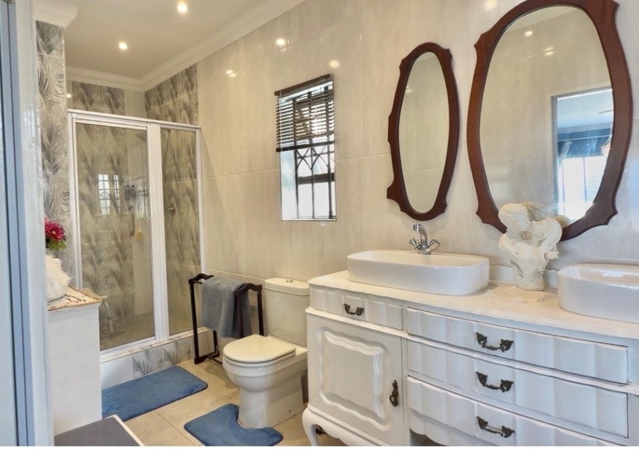 4 Bedroom Property for Sale in Uvongo KwaZulu-Natal