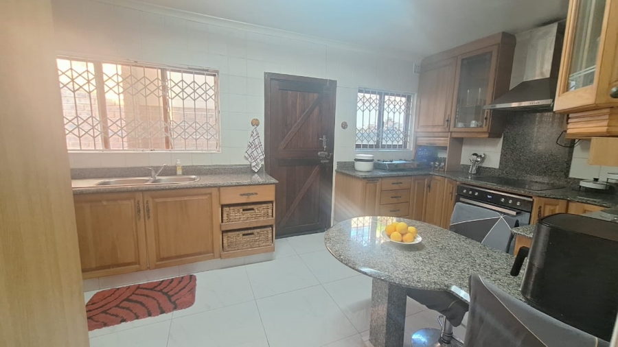 5 Bedroom Property for Sale in Reservoir Hills KwaZulu-Natal