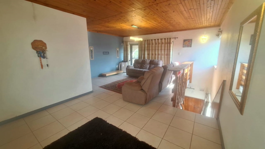 5 Bedroom Property for Sale in Reservoir Hills KwaZulu-Natal