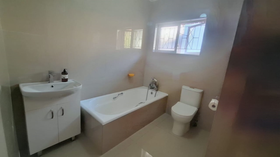 5 Bedroom Property for Sale in Reservoir Hills KwaZulu-Natal