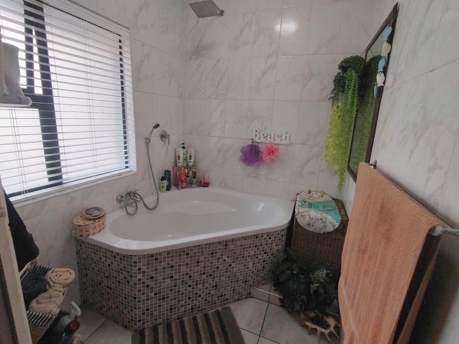 3 Bedroom Property for Sale in Shelly Beach KwaZulu-Natal