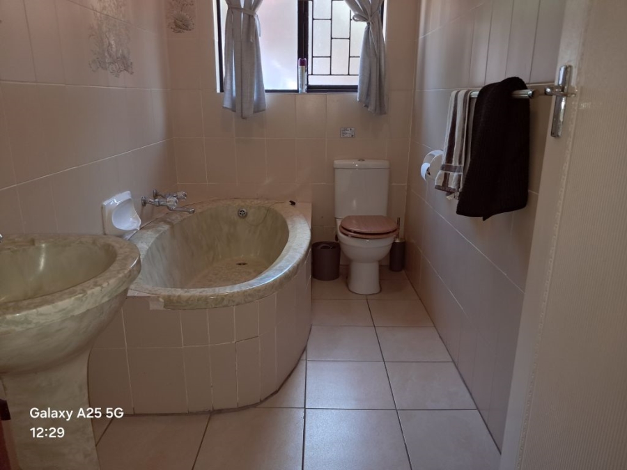 4 Bedroom Property for Sale in Pumula KwaZulu-Natal