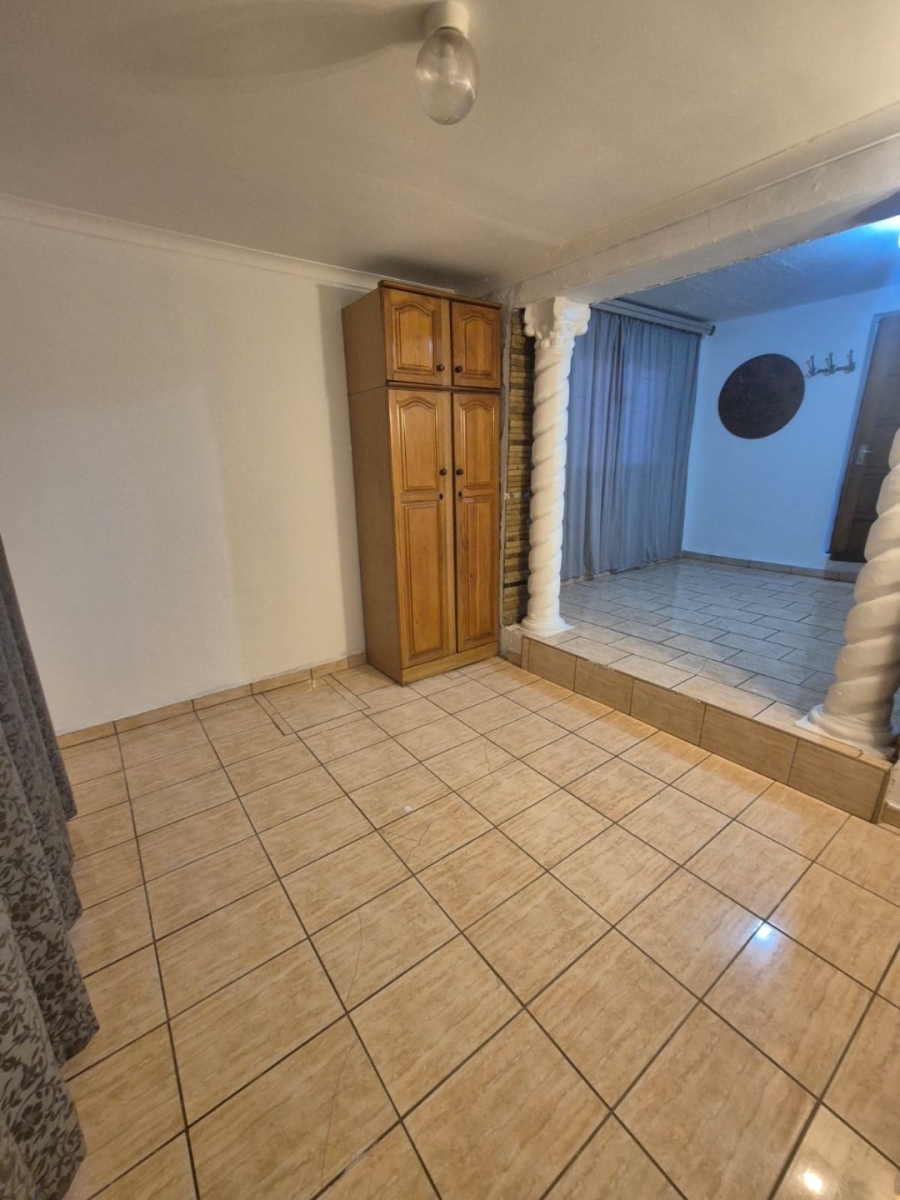 To Let 1 Bedroom Property for Rent in Brighton Beach KwaZulu-Natal