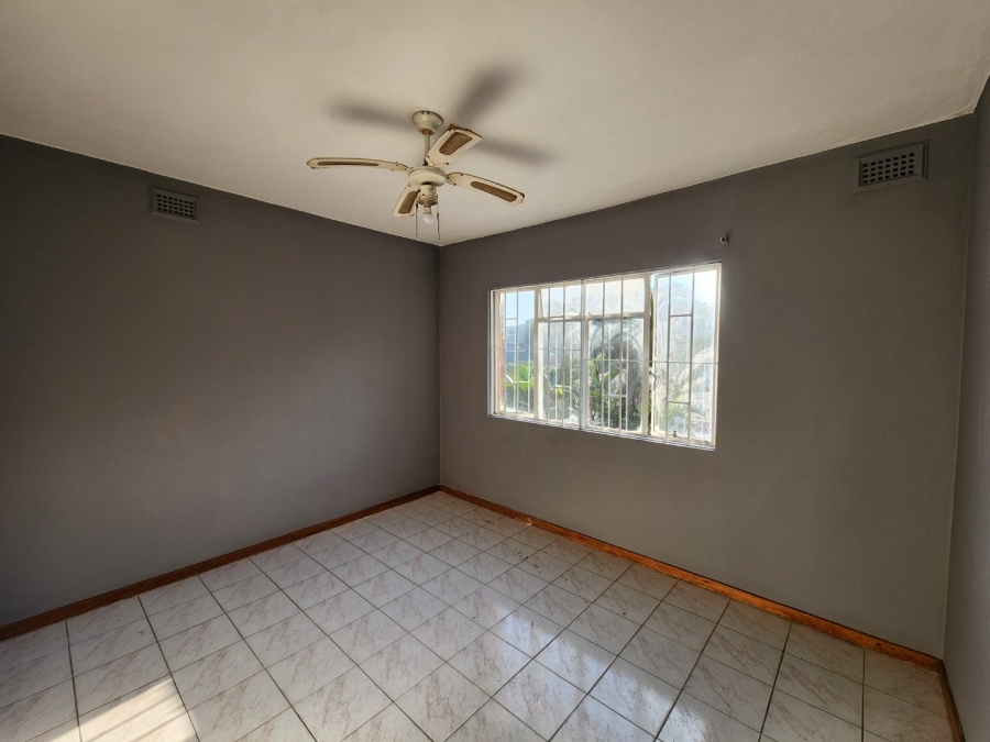 To Let 2 Bedroom Property for Rent in Amanzimtoti KwaZulu-Natal