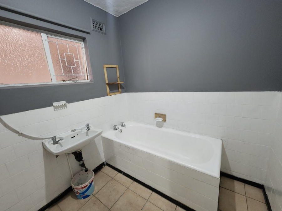 To Let 2 Bedroom Property for Rent in Amanzimtoti KwaZulu-Natal