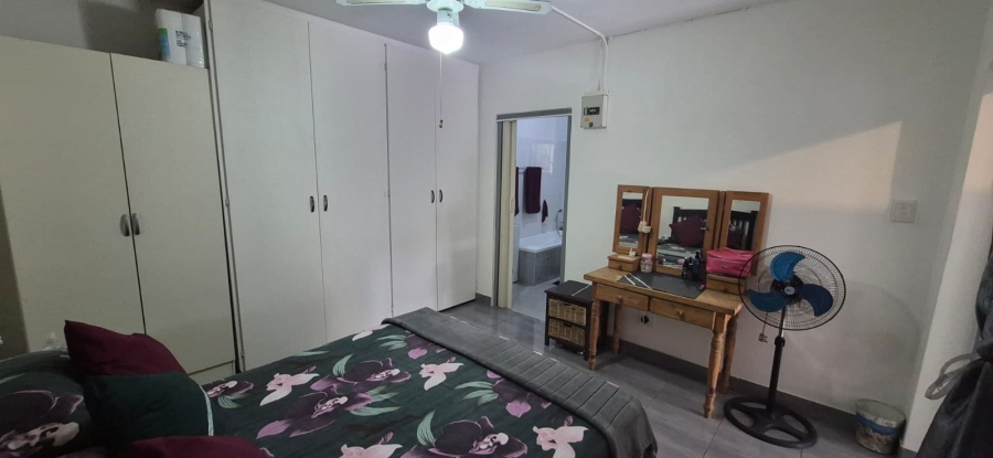 2 Bedroom Property for Sale in Anerley KwaZulu-Natal