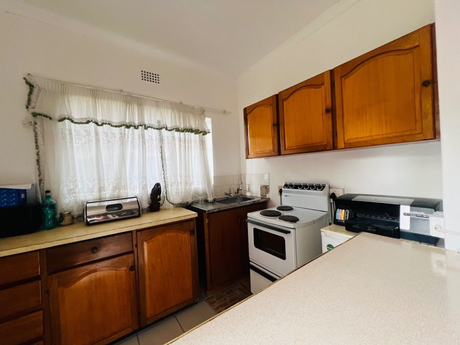 To Let 2 Bedroom Property for Rent in Aviary Hill KwaZulu-Natal