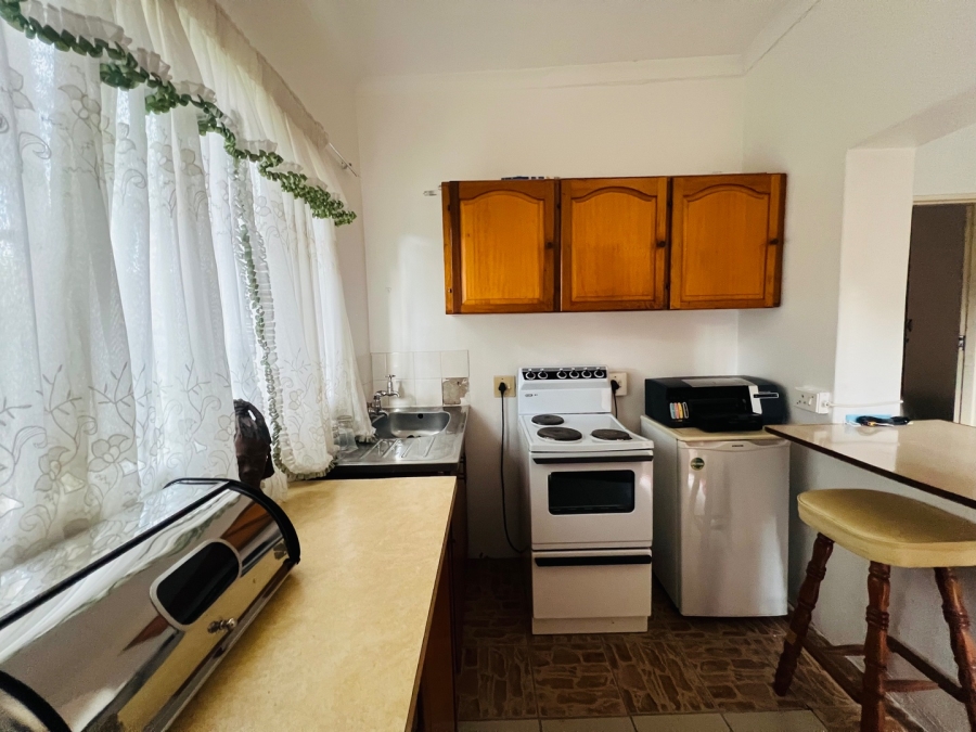 To Let 2 Bedroom Property for Rent in Aviary Hill KwaZulu-Natal