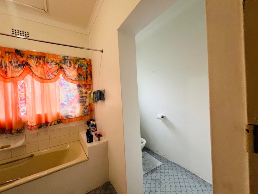 To Let 2 Bedroom Property for Rent in Aviary Hill KwaZulu-Natal
