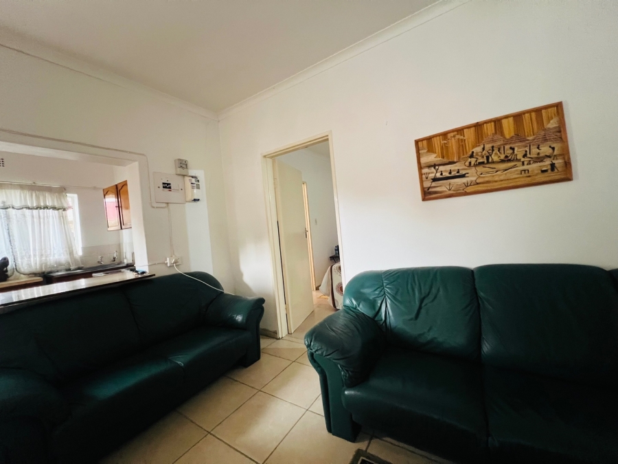 To Let 2 Bedroom Property for Rent in Aviary Hill KwaZulu-Natal