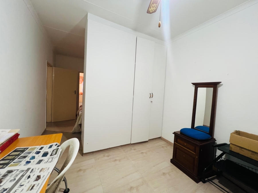 To Let 2 Bedroom Property for Rent in Aviary Hill KwaZulu-Natal