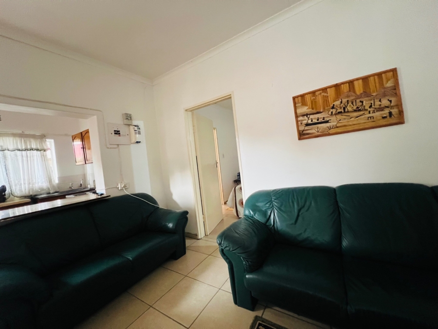 To Let 2 Bedroom Property for Rent in Aviary Hill KwaZulu-Natal