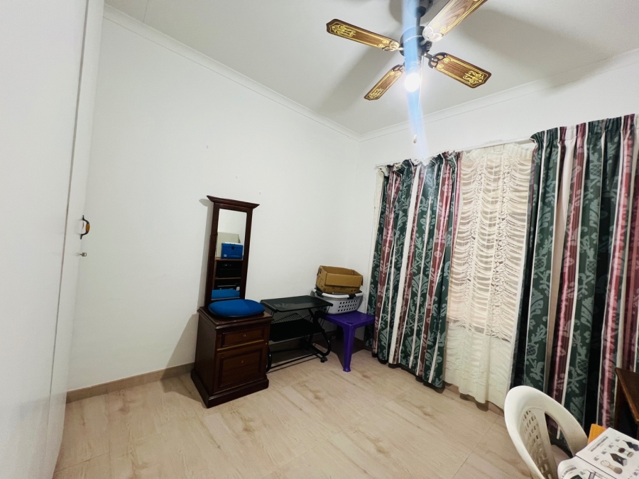 To Let 2 Bedroom Property for Rent in Aviary Hill KwaZulu-Natal
