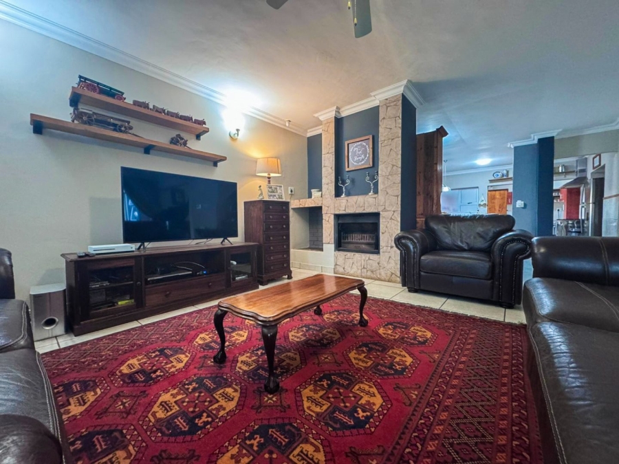 To Let 4 Bedroom Property for Rent in Signal Hill KwaZulu-Natal