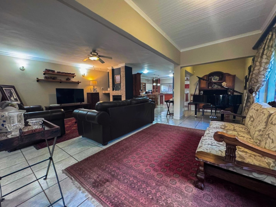 To Let 4 Bedroom Property for Rent in Signal Hill KwaZulu-Natal
