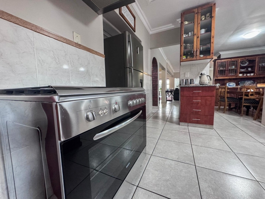To Let 4 Bedroom Property for Rent in Signal Hill KwaZulu-Natal