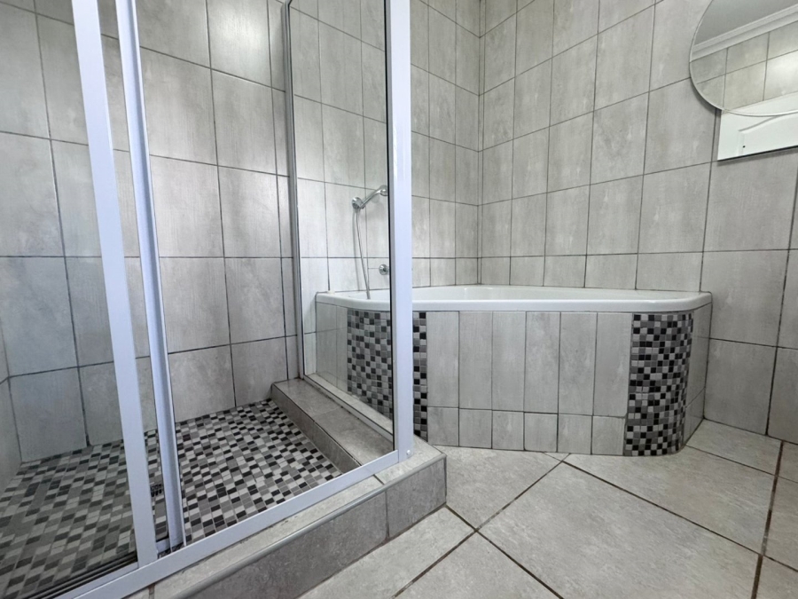 To Let 4 Bedroom Property for Rent in Signal Hill KwaZulu-Natal