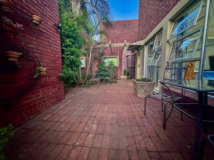 To Let 4 Bedroom Property for Rent in Signal Hill KwaZulu-Natal