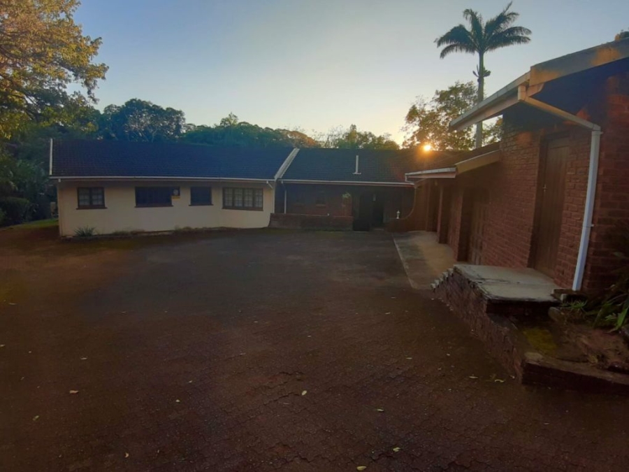 5 Bedroom Property for Sale in Umtentweni KwaZulu-Natal