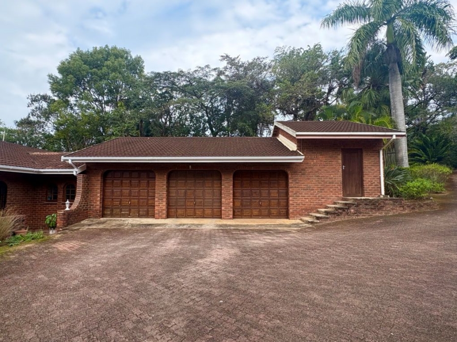 5 Bedroom Property for Sale in Umtentweni KwaZulu-Natal