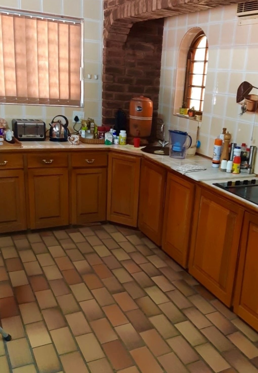 5 Bedroom Property for Sale in Umtentweni KwaZulu-Natal