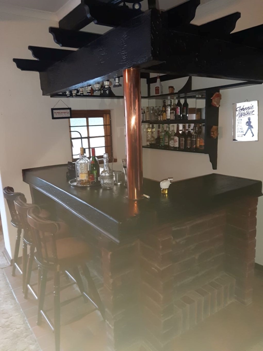 5 Bedroom Property for Sale in Umtentweni KwaZulu-Natal