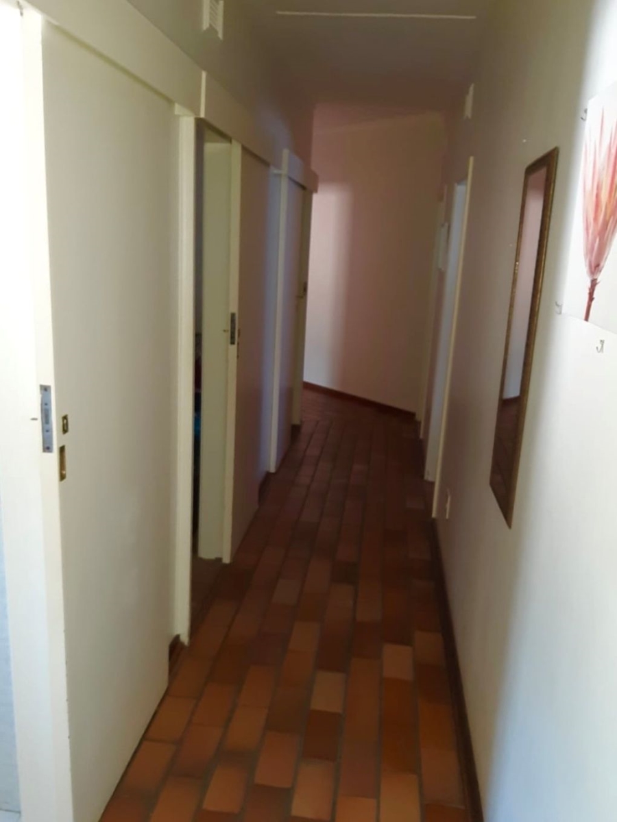 5 Bedroom Property for Sale in Umtentweni KwaZulu-Natal