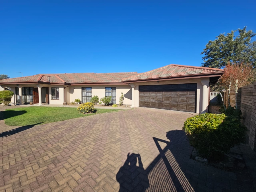 4 Bedroom Property for Sale in Barry Hertzog Park KwaZulu-Natal