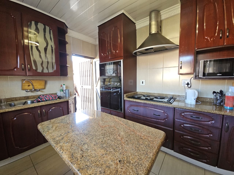 4 Bedroom Property for Sale in Barry Hertzog Park KwaZulu-Natal