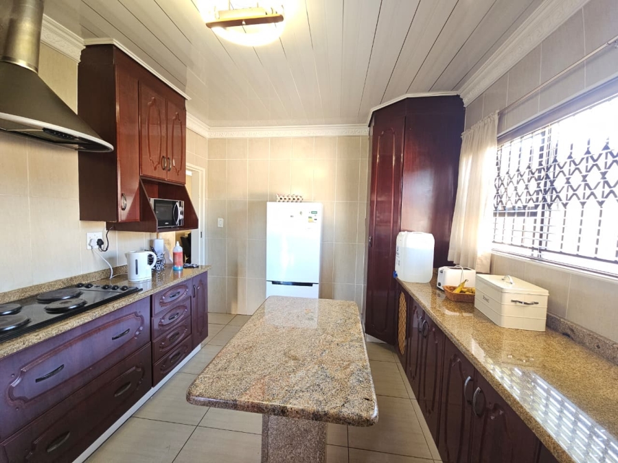 4 Bedroom Property for Sale in Barry Hertzog Park KwaZulu-Natal